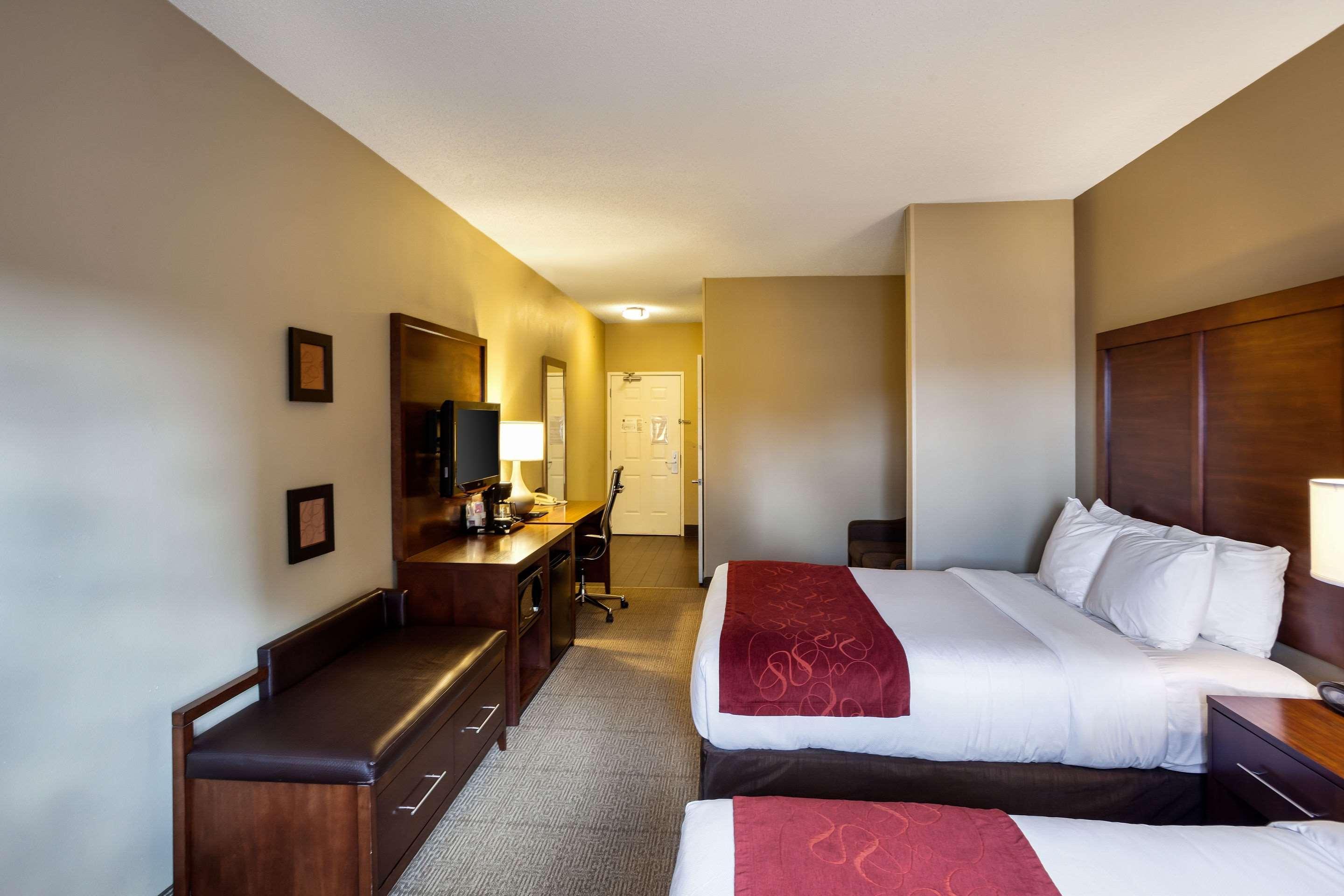 Comfort Suites University Lincoln Exterior photo