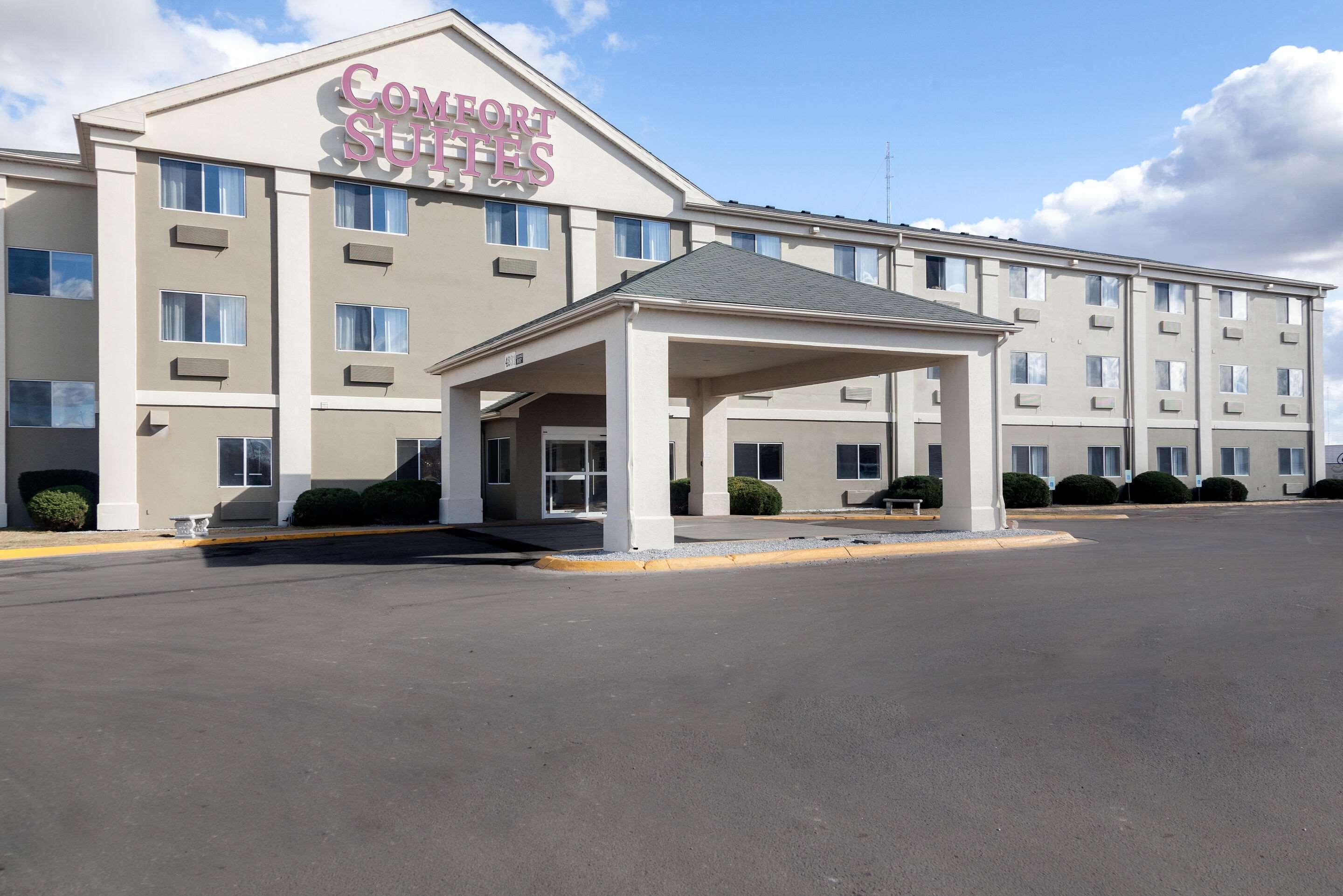 Comfort Suites University Lincoln Exterior photo