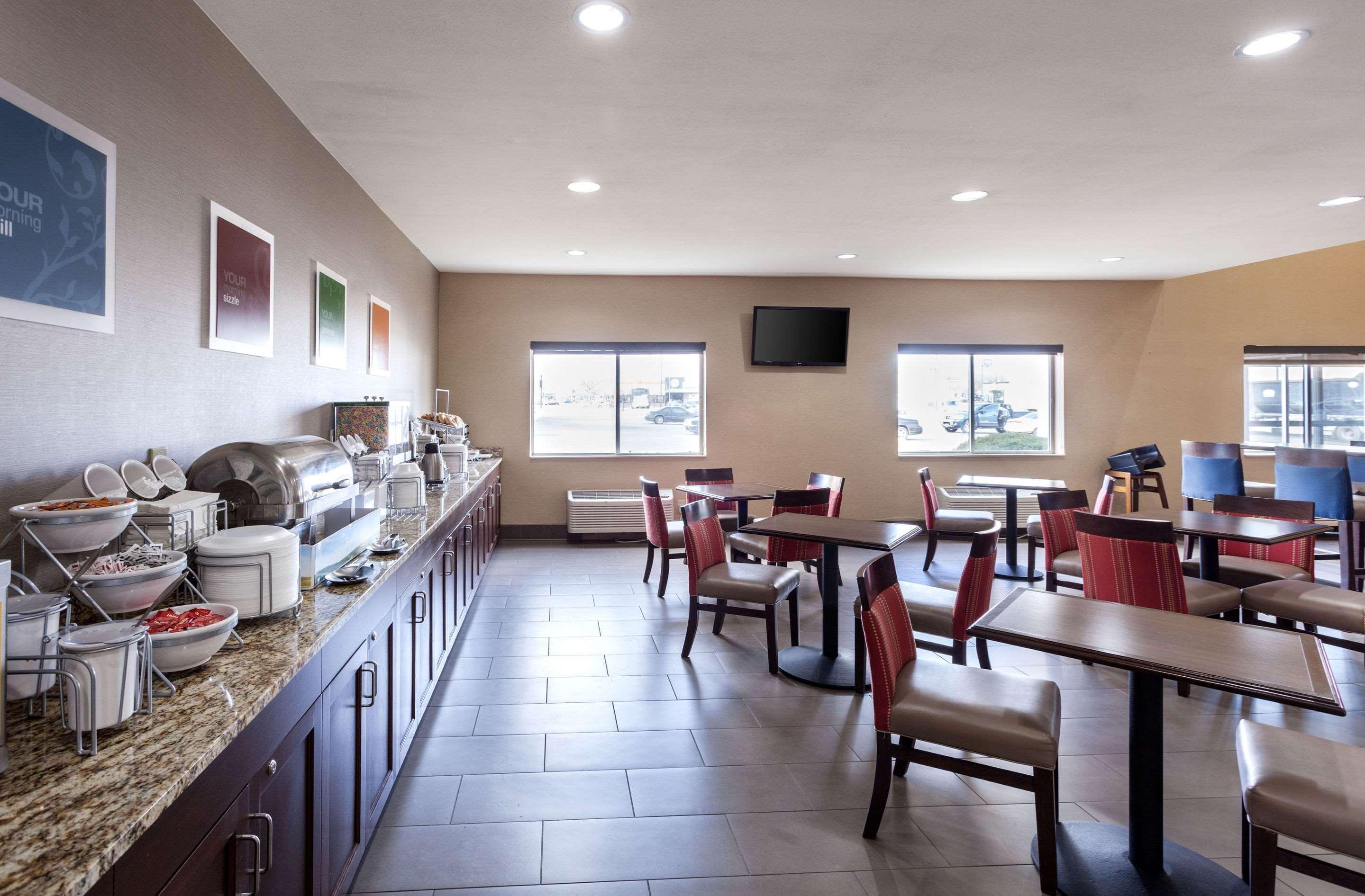 Comfort Suites University Lincoln Exterior photo