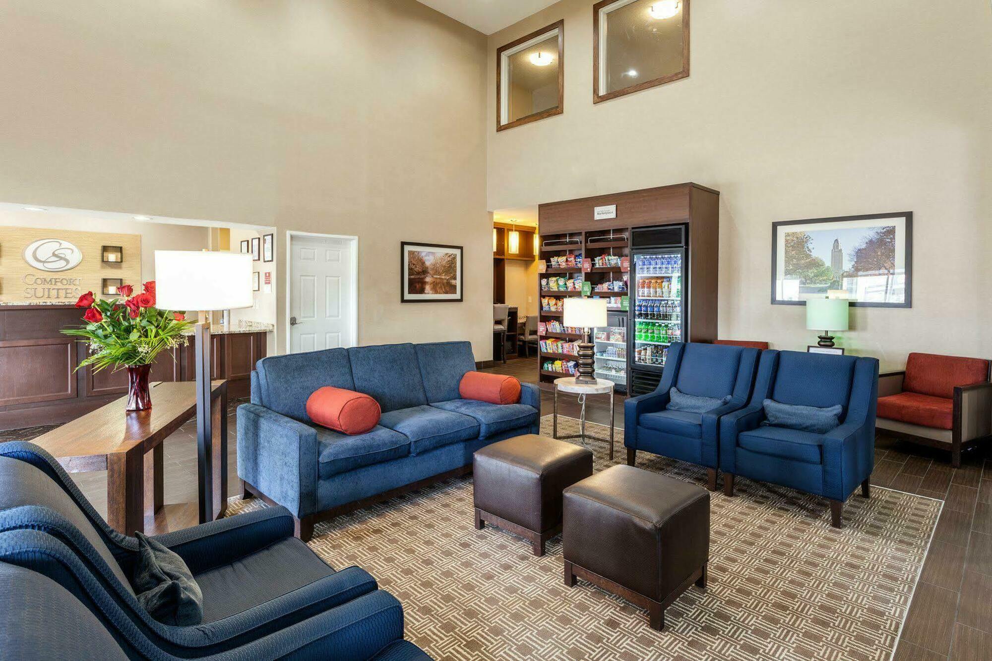 Comfort Suites University Lincoln Exterior photo
